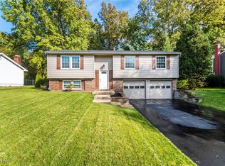1358 Cranbrook Dr NE, Warren, OH