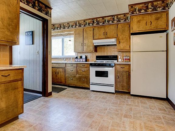 4th image of 4113 N Shore Dr