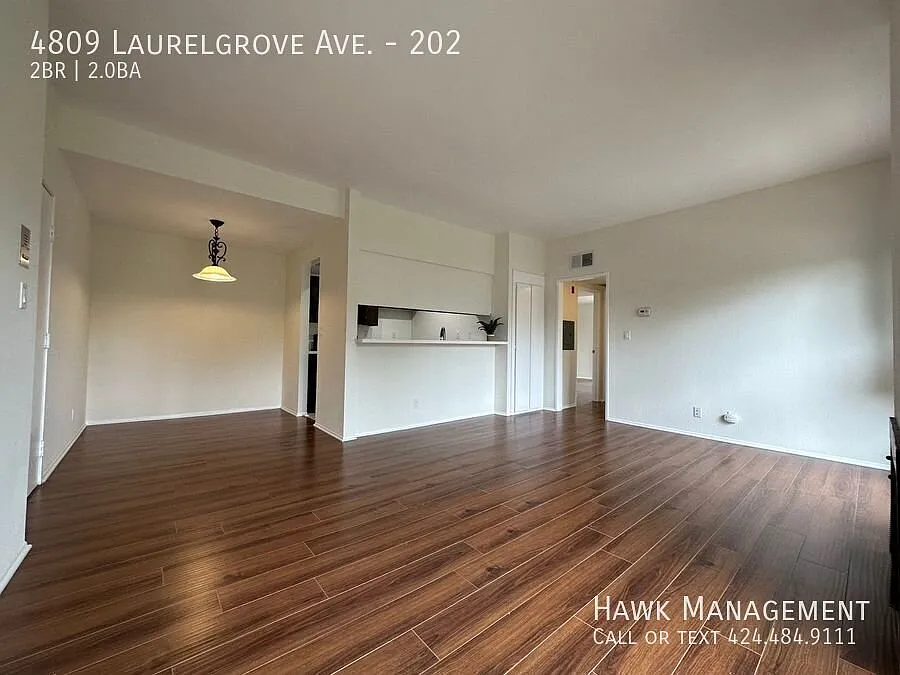 2 Bedroom 2 Bath Unit in Trendy Valley Village Neighborhood! — Photo 4