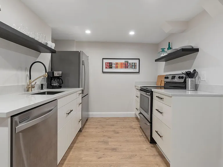 502 N Yakima Ave #E — Photo 6