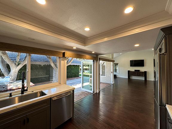 Kitchen to living room