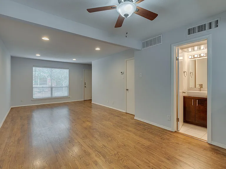 4525 Gilbert Ave #207 — Photo 12