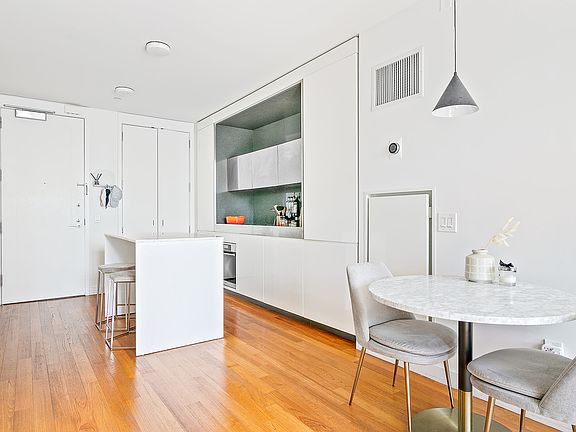 3rd image of 15 William St APT 35B