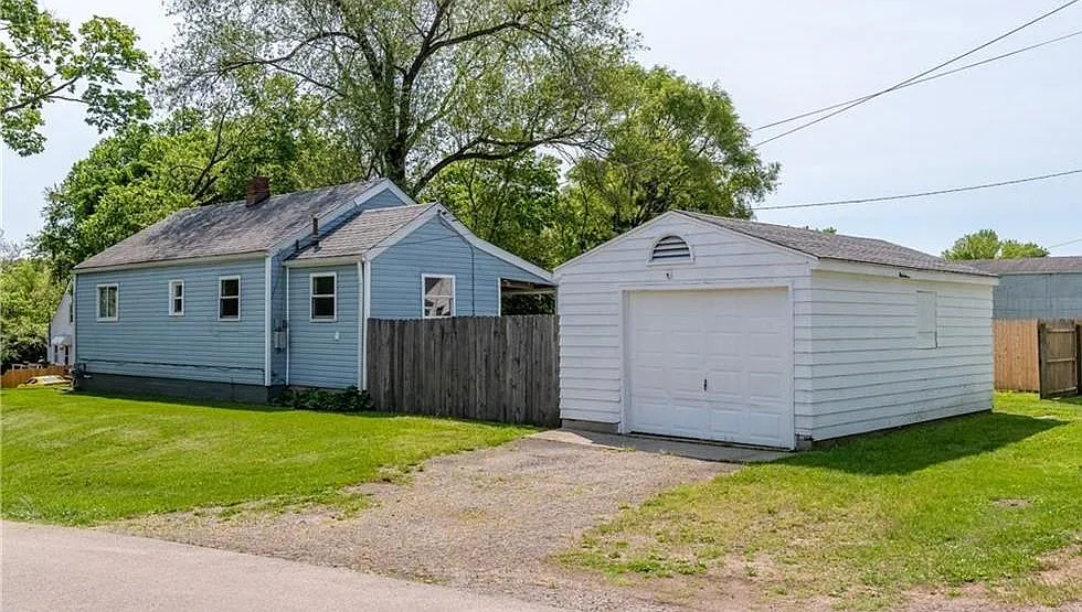 2 bed, 861 sqft, $975 — Photo 3