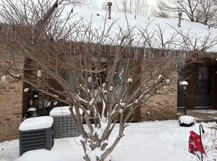 3902 Rahn Rd, Eagan, MN 55122