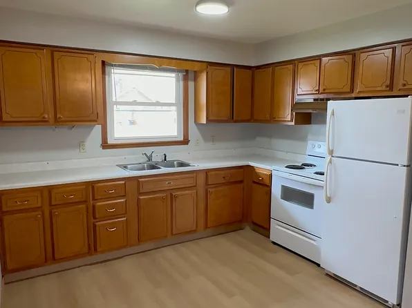 301 N 1st St, Plainview, NE