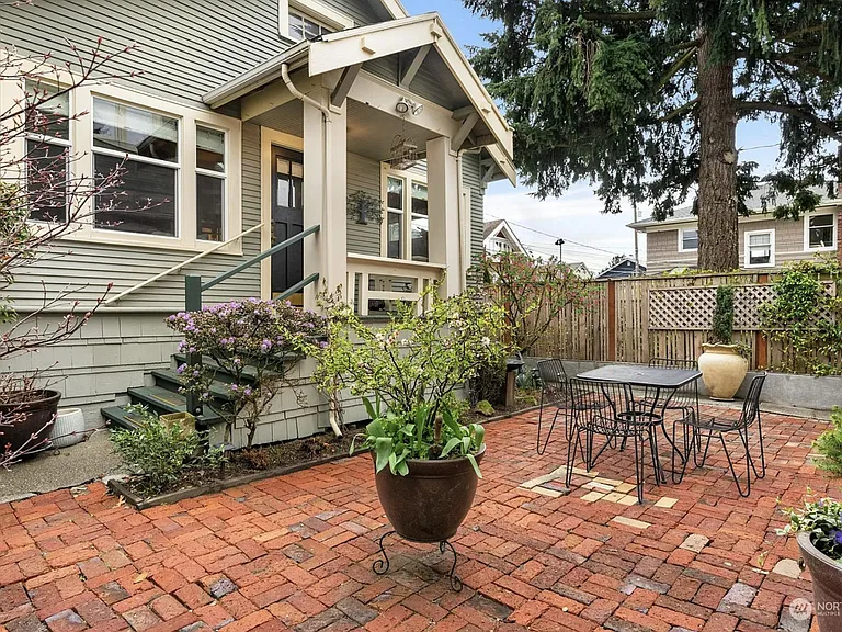 Backyard courtyard - this is the only shared space