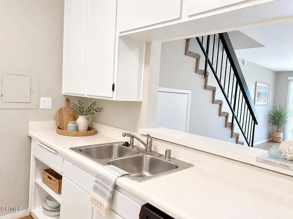 2 bed, 2.0 bath, 933 sqft, $2,900 — Photo 4