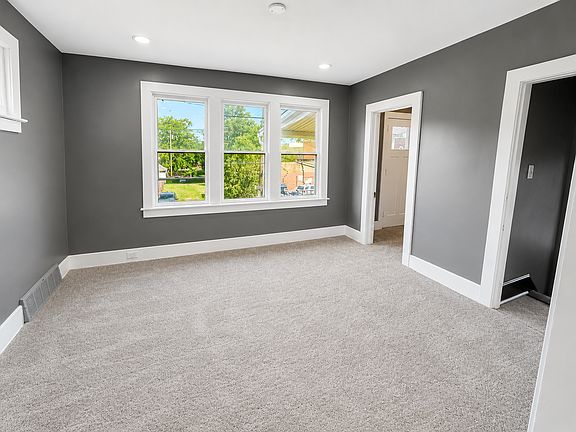 5th image of 5627 Brandon St #2