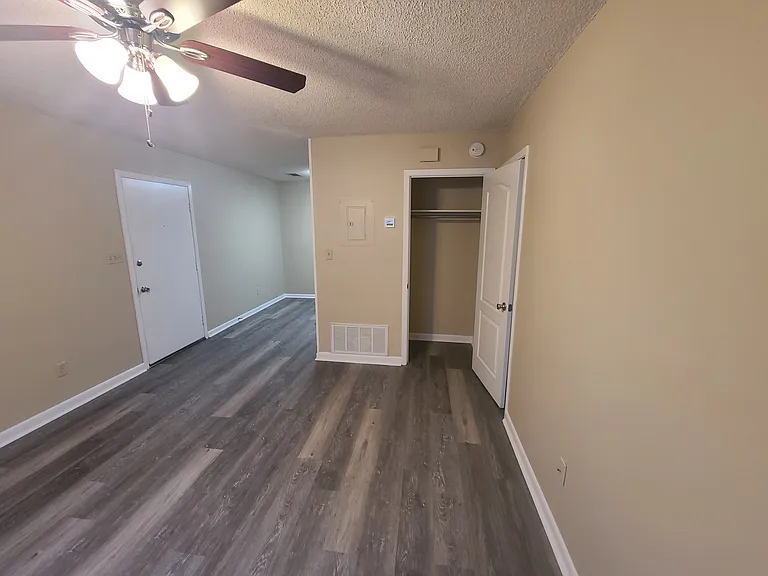 Jaymar Apartments — Photo 27