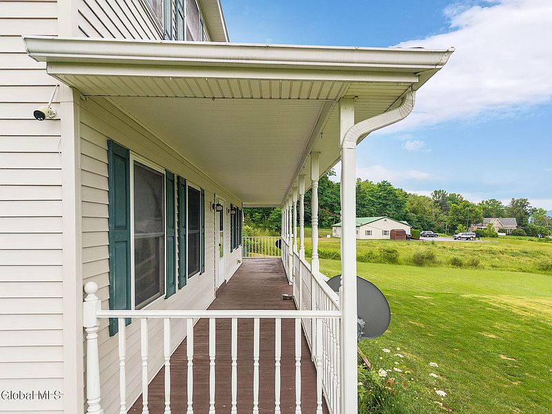 4th image of 127 Barton Hill Road