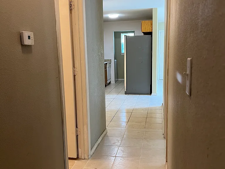 3008 Comanche Ave #B — Photo 2