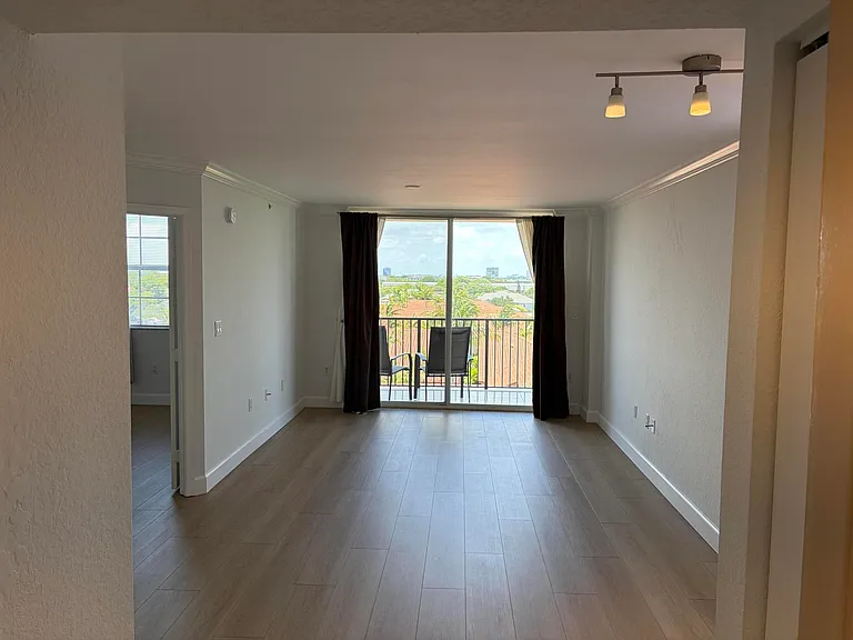 1801 N Flagler Dr #824 — Photo 2