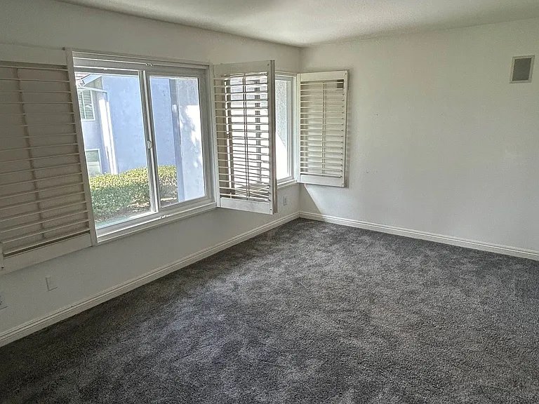 866 Hollyhock Ct — Photo 20