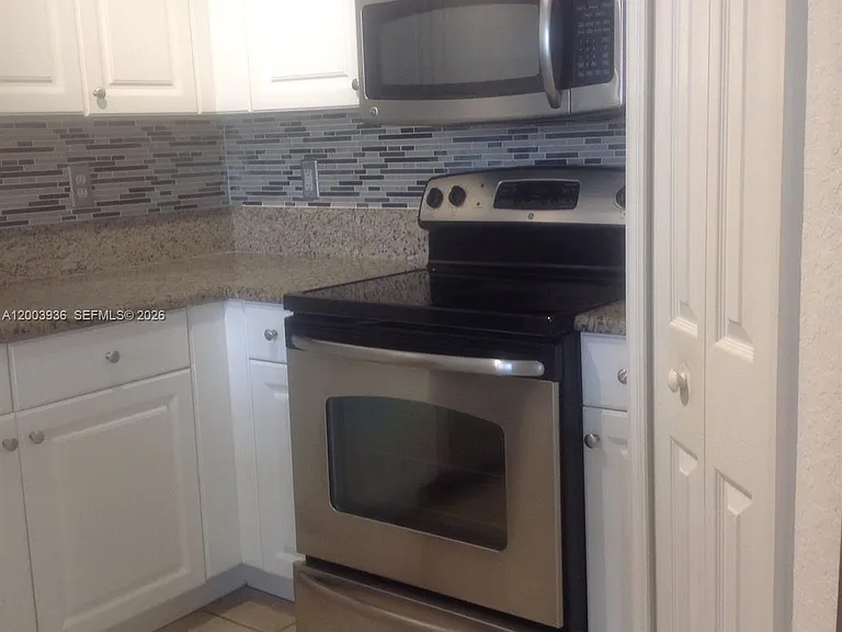 11401 NW 89th St #105 — Photo 2