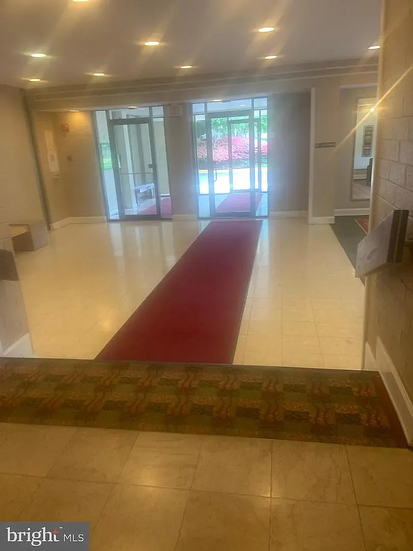 1 bed, 560 sqft, $1,850 — Photo 3