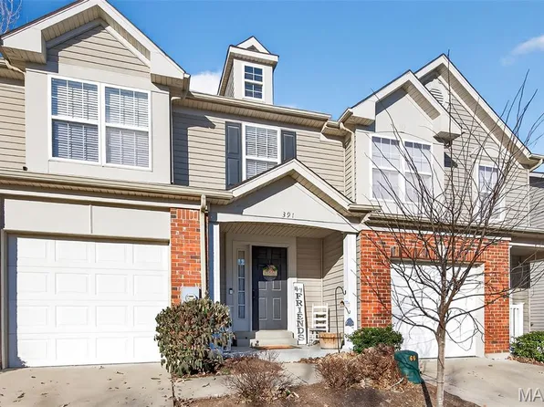 391 Montclair Tower Dr, Saint Charles, MO 63303