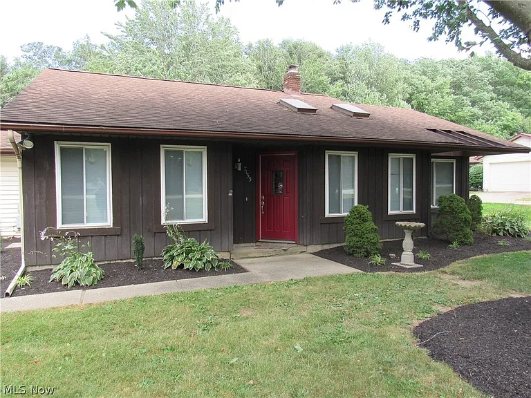 7155 Auburn Rd — Photo 3