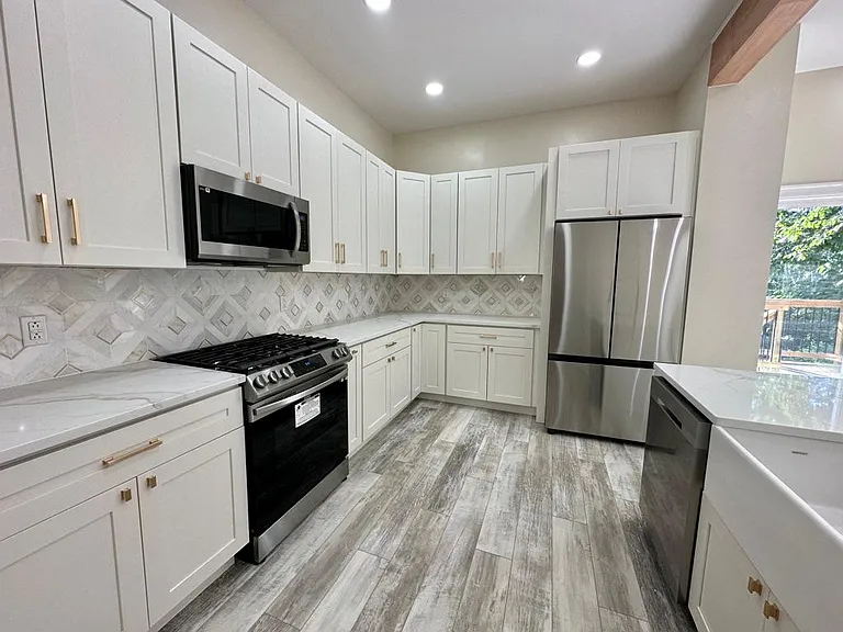 716 Southern Ave — Photo 8