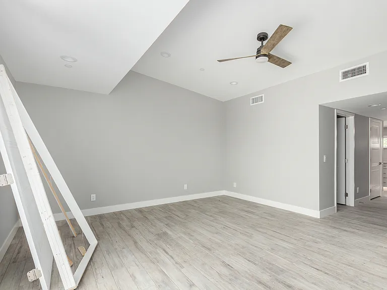 4525 N 40th St #5 — Photo 32