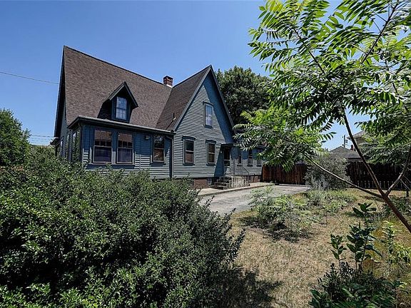 3rd image of 146-152 Peace St