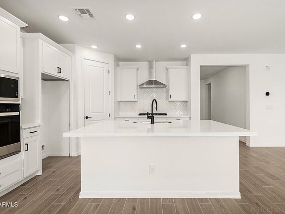 4th image of 24197 W RAYMOND Street