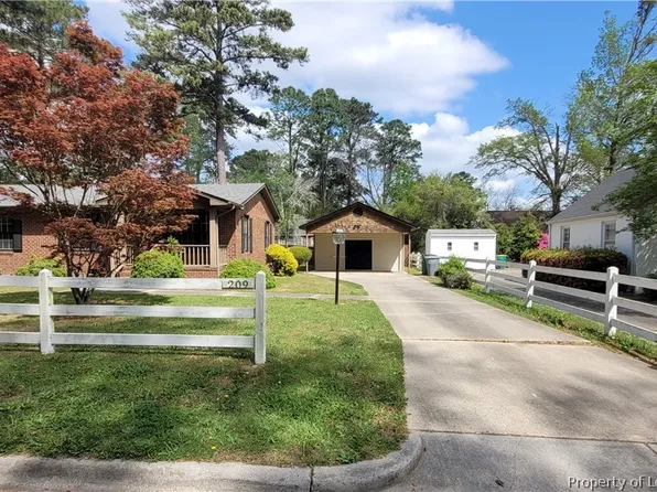 209 E 22nd St, Lumberton, NC 28358