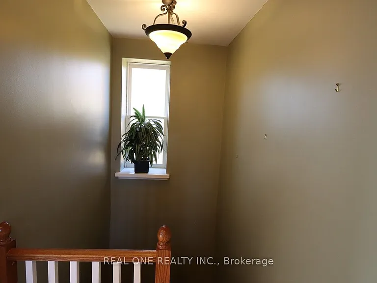 130 Mayfield Dr — Photo 17