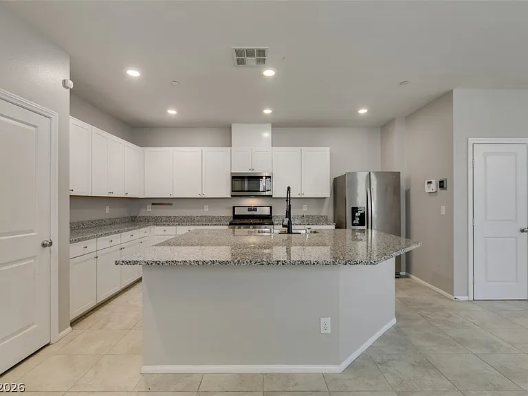 2864 Cabrillo Terrace St — Photo 23