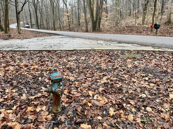 1 Kings Ridge Rd, Mitchell, IN 47446