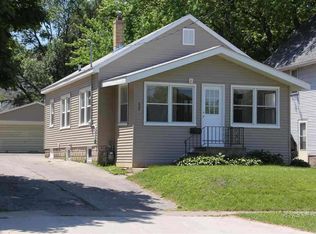 664 W 11th St, Waterloo, IA 50702