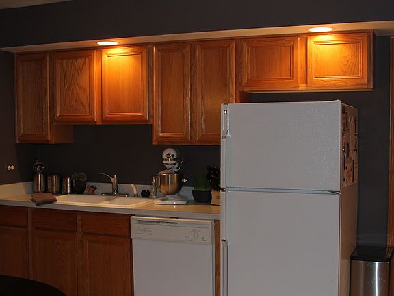 4th image of 9750 Koch Ct Unit 3F
