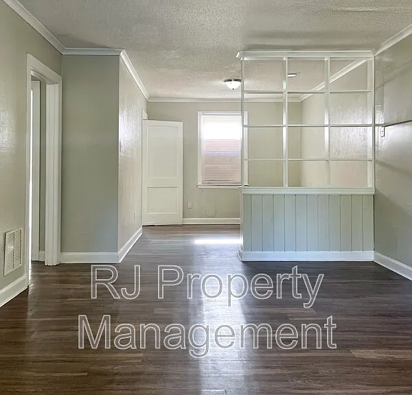 809 Juliet Ave — Photo 2