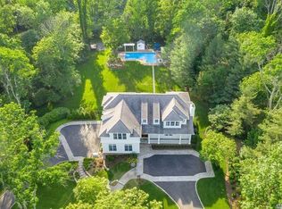 4 Janes Ln, Huntington, NY 11743