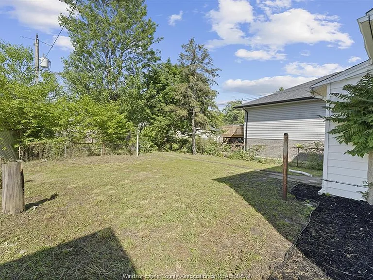 371 Curry Ave — Photo 34