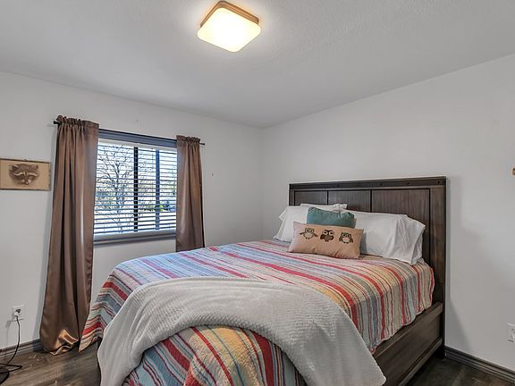 2nd image of 113 Sundrift Dr