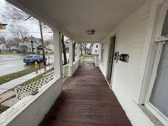 2nd image of 130 W Paterson St #1
