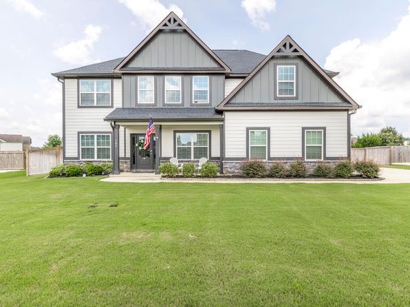 105 Pearl Moss Ln