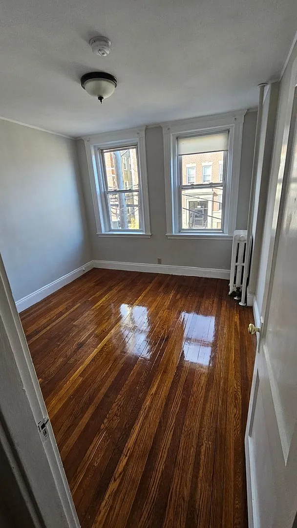 Renovated one bed one bath in Allston — Photo 4