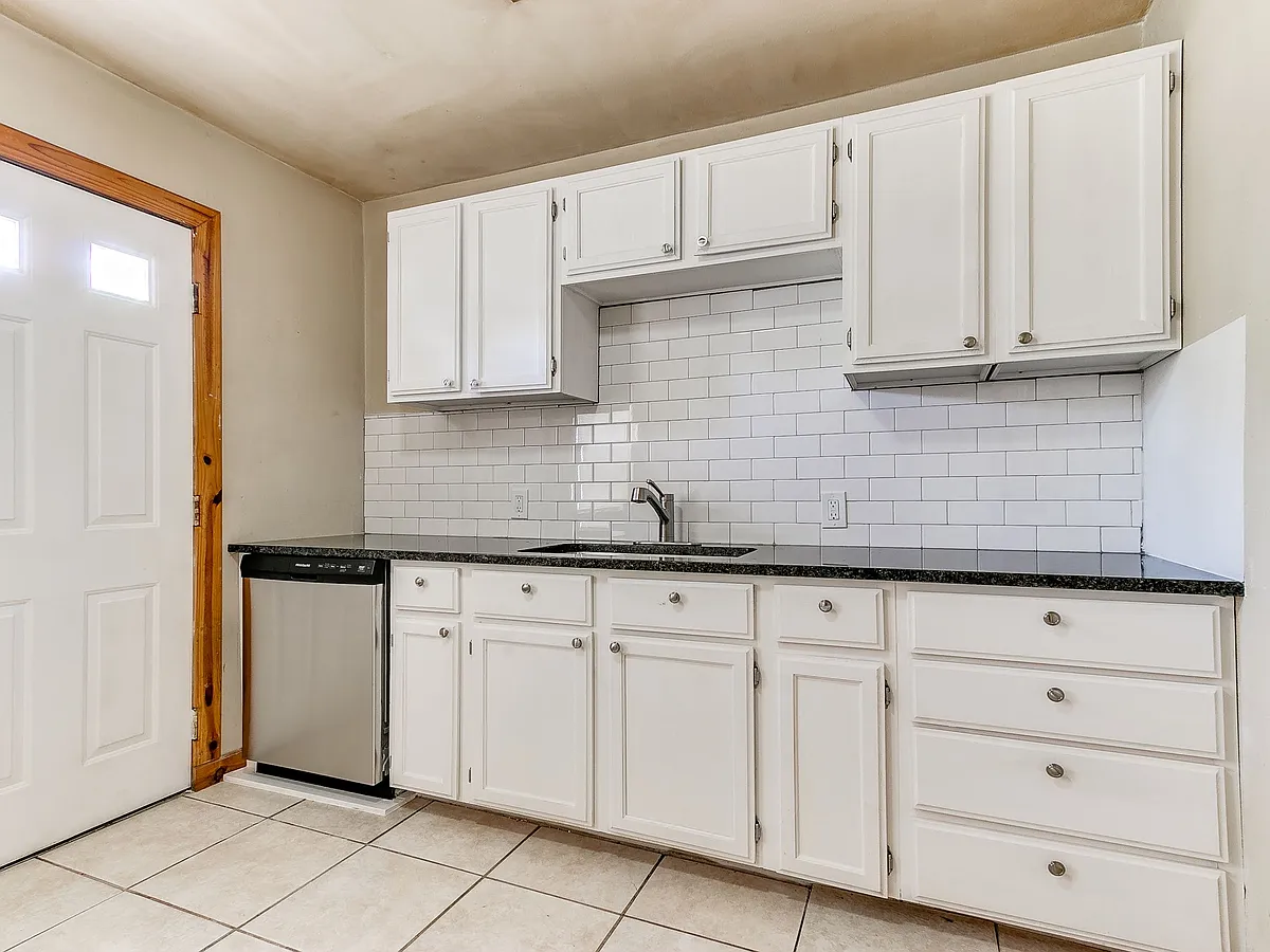 Building Photo - 3109 NE 15th St #1