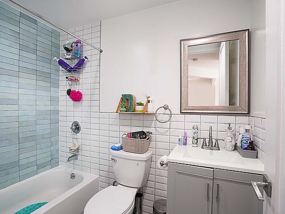 5th image of 316 Chauncey St #4