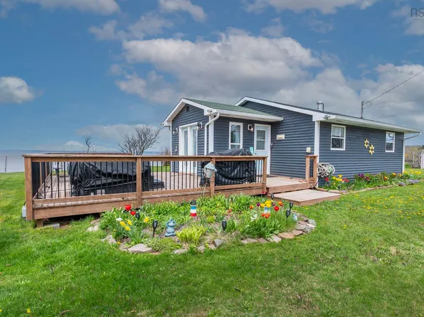 30 Blomidon View Ln, West Hants, NS B0N 2R0