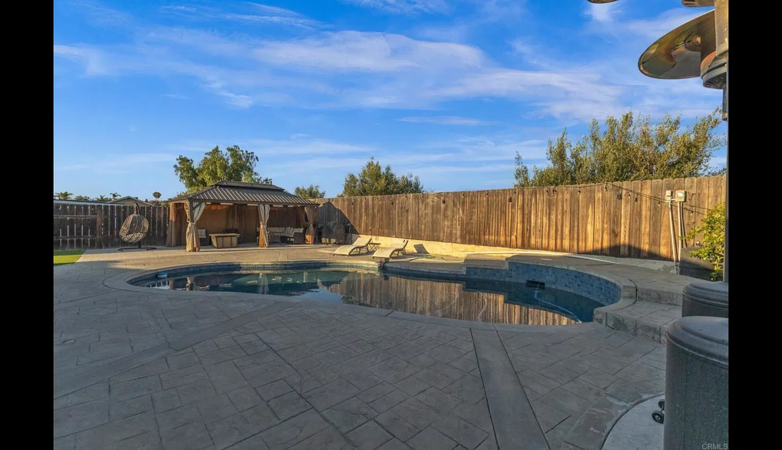 4 Bedroom single level — Photo 1