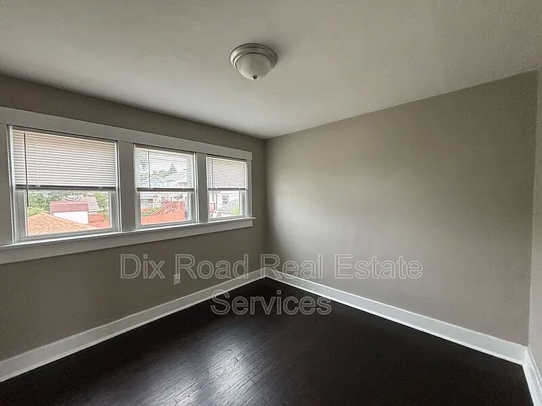 4013 E 3rd St — Photo 24
