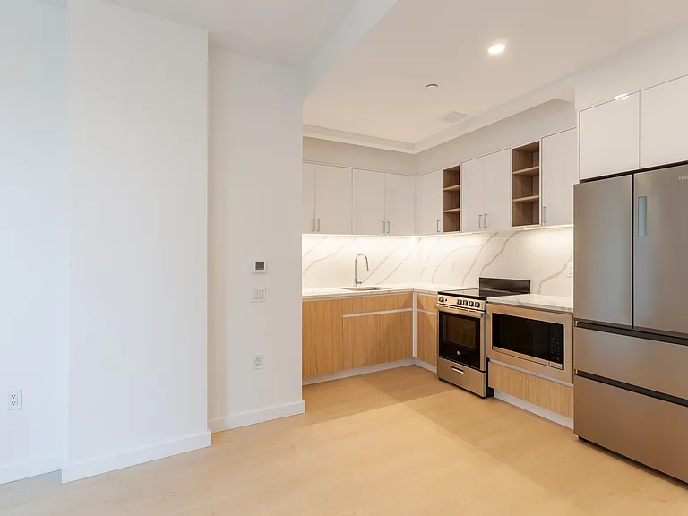 3880 9th Ave #3O — Photo 5