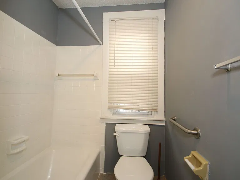 176 Bassett — Photo 10