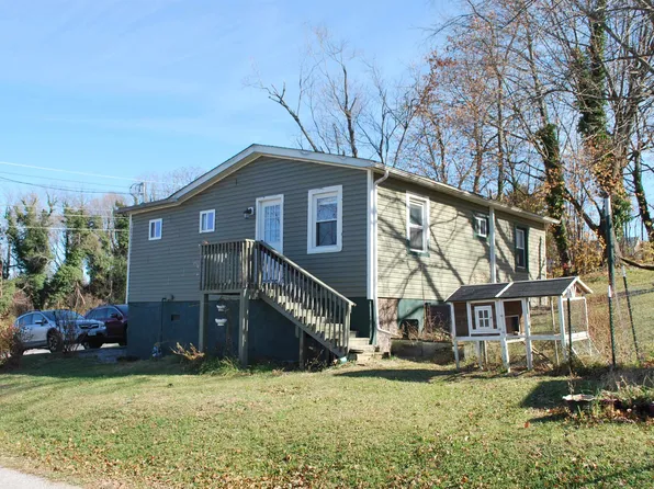 435 Stuart St, Christiansburg, VA 24073