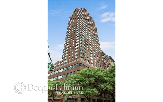 Rented by Douglas Elliman | media 14