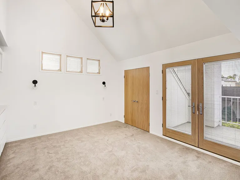 404 Prospect St — Photo 30