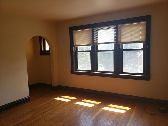 5th image of 3849 Alberta St #2F